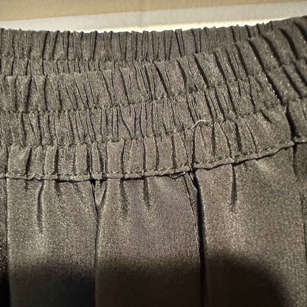 Vintage ESPRIT black pleated skirt - Picture 4 of 5